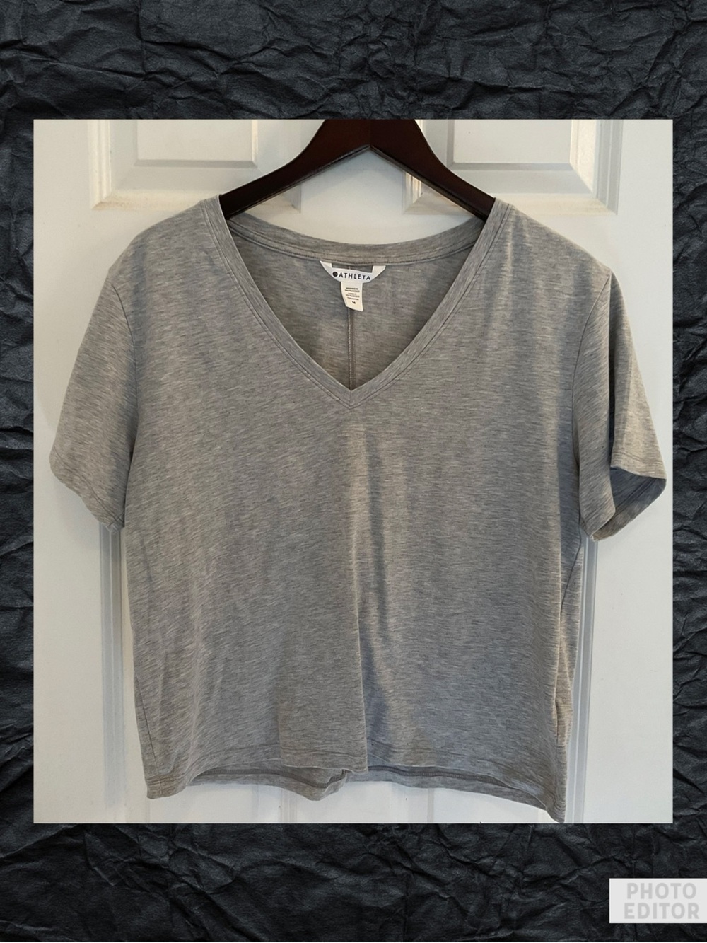 Athleta Essential V-Neck Tee - Size Medium - Grey